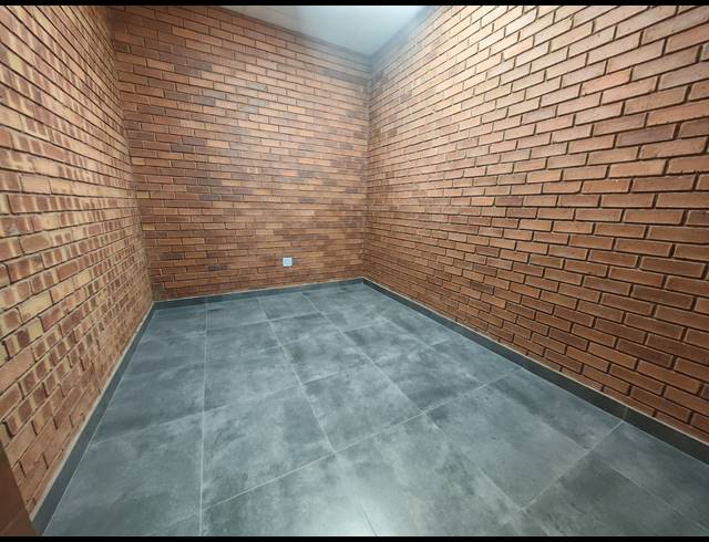 1,162M² WAREHOUSE TO LET IN ORMONDE